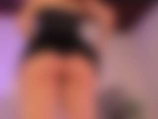 Live cam show with KiimLee - Public Ebony on Camsoda | colombia