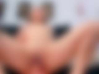 littleebluee's Live Sex Cam Show