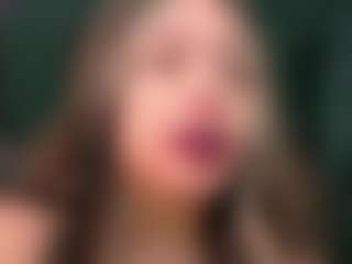 Live cam show with littleebluee - Facial on TottyGirls