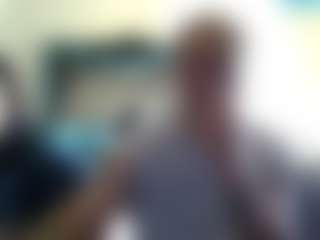 pappyslilfreak MILF webcam performer live streaming