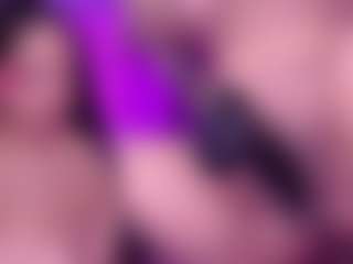 Live cam show with PetiteSofia - Flex on Camsoda