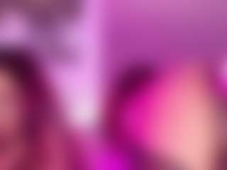 Live cam show with PetiteSofia - Bedroom on Camming Site