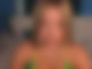Live cam show with Mavis-Willis - BBW on Instabang