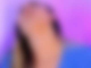 liaa-18's Live Sex Cam Show
