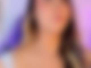 liaa-18's Live Sex Cam Show