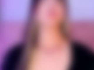 liaa-18's Live Sex Cam Show
