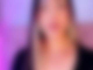 Live cam show with liaa-18 - Normal on Camsoda