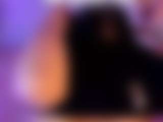 liaa-18's Live Sex Cam Show