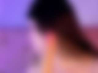 liaa-18's Live Sex Cam Show