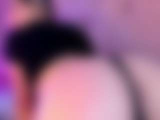 liaa-18's Live Sex Cam Show