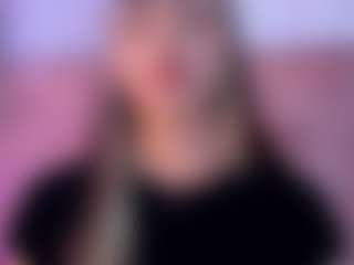 liaa-18's Live Sex Cam Show