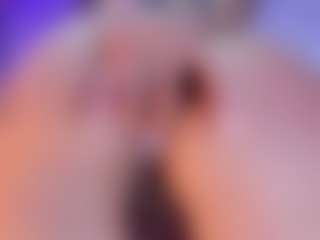 liaa-18's Live Sex Cam Show