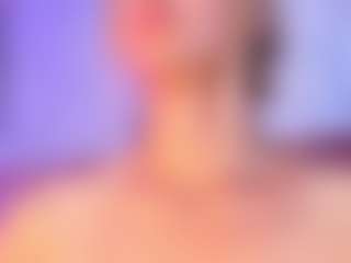 liaa-18's Live Sex Cam Show
