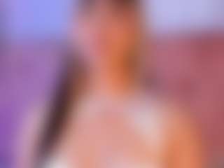 liaa-18's Live Sex Cam Show