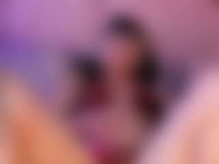 liaa-18's Live Sex Cam Show
