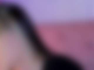 liaa-18's Live Sex Cam Show