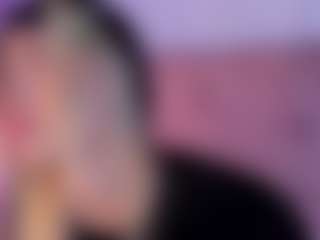 liaa-18's Live Sex Cam Show