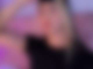 liaa-18's Live Sex Cam Show