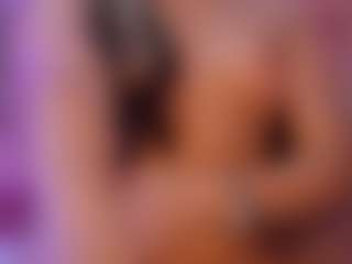 liaa-18's Live Sex Cam Show