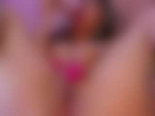 liaa-18's Live Sex Cam Show