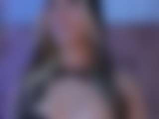 liaa-18's Live Sex Cam Show