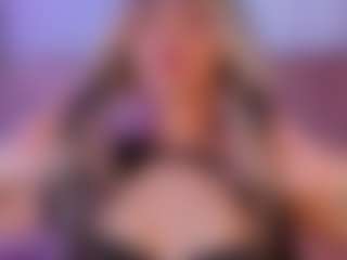 liaa-18's Live Sex Cam Show