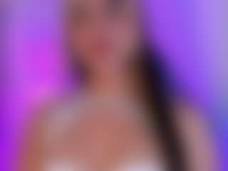 liaa-18's Live Sex Cam Show