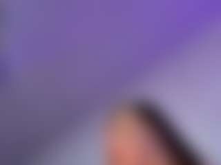 liaa-18's Live Sex Cam Show