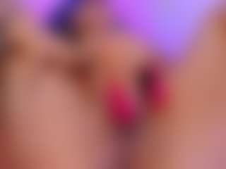 liaa-18's Live Sex Cam Show