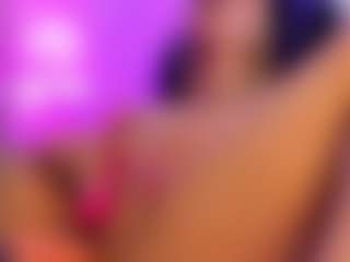 liaa-18's Live Sex Cam Show