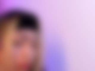 liaa-18's Live Sex Cam Show