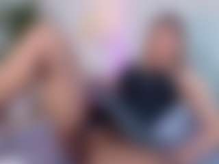 Live cam show with Sky - Petite on AdultVida.com | colombia