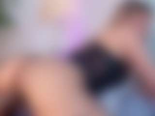 Live cam show with Sky - Sexy on Camsoda