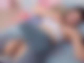 Live cam show with Sky - Double Penetration on friskycurves.com