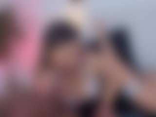 Live cam show with Sky - Solo on Chatstar
