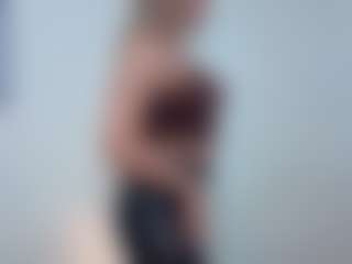 Live cam show with Sky - Bedroom on madthumbs