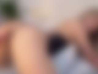 Live cam show with Sky - Living Room on Camsoda
