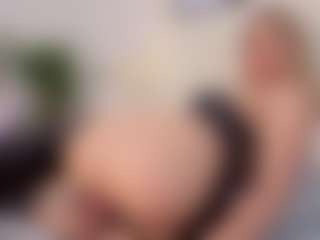 Live cam show with Sky - Sexy on Camsoda