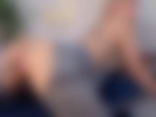 Live cam show with Sky - Petite on Camsoda