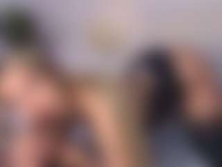 Live cam show with Sky - Solo on friskycurves.com