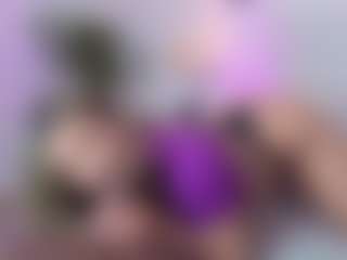 Live cam show with Sky - Small Ass on Milfs Live