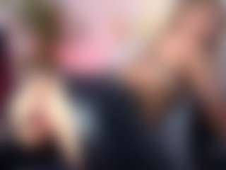 Live cam show with Sky - Lesbian on CamClone