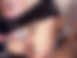 Live cam show with Sky - Solo on Camversity