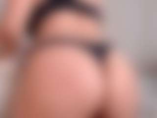 Megan-B MILF webcam performer live streaming