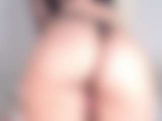 Megan-B MILF webcam performer live streaming