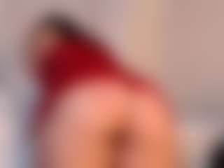 Megan-B MILF webcam performer live streaming