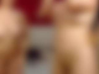 Live cam show with Mia-coluccii - Lesbian on Livezox