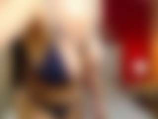 Live cam show with Mia-coluccii - Strip on Camsoda