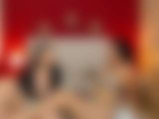 Live cam show with Mia-coluccii - Bedroom on dropp.cam