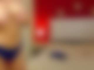 Live cam show with Mia-coluccii - Lingerie on Latina Girls